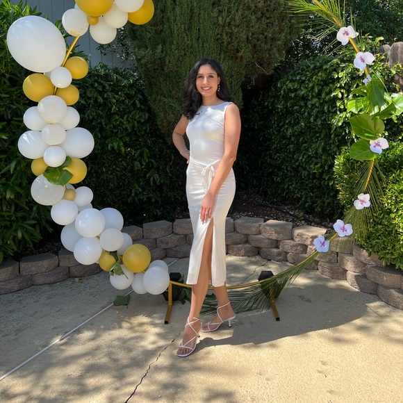 Dress The Population - Karlie Sleeveless Body-Con Midi Cocktail Dress - White - Picture 7 of 7